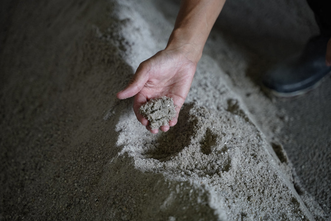 やきものとガラスの原料は同じ山から採れる？【土の声を聴く。「陣屋丸仙窯業原料」編コラム】　